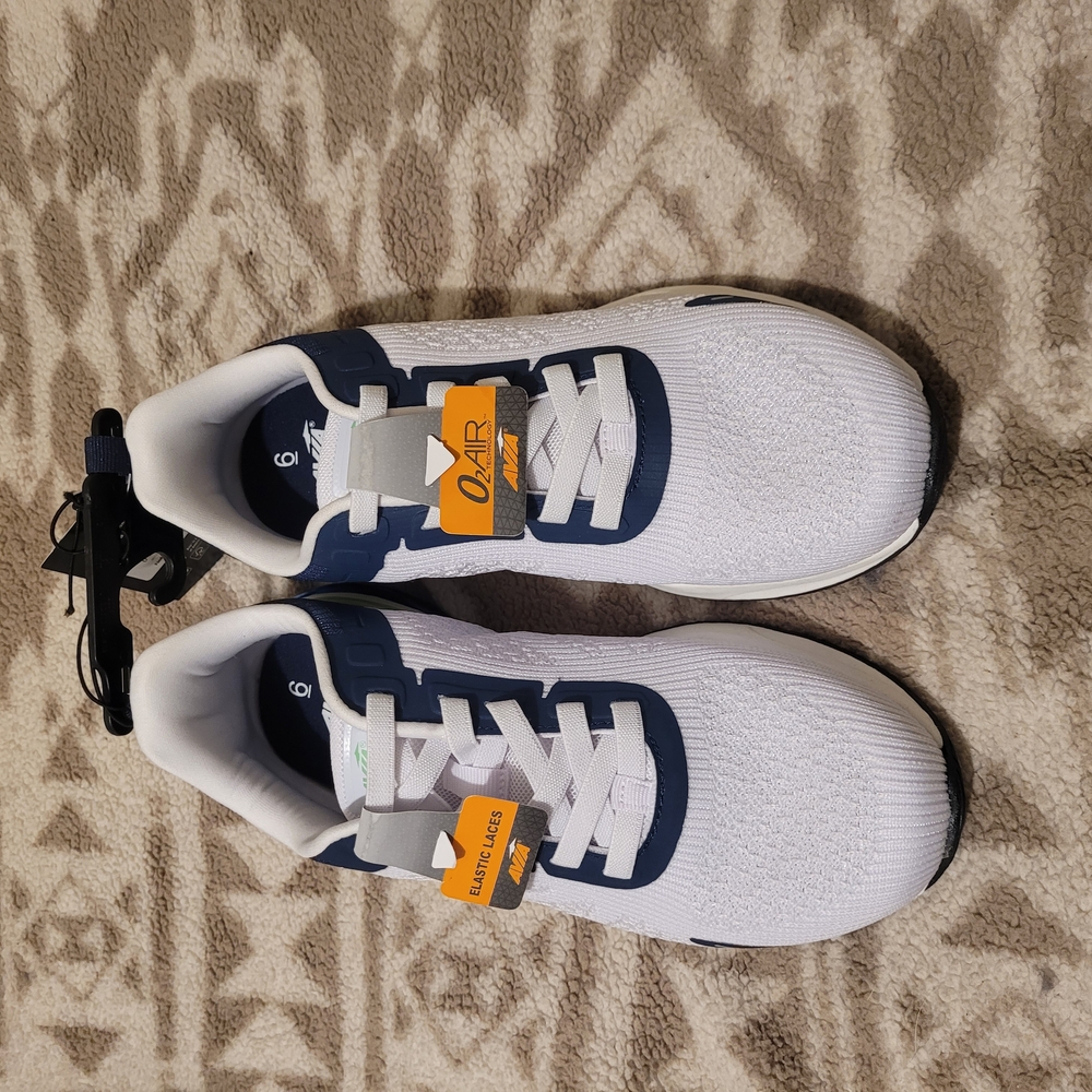 Avia Kids White and Navy Memory Foam Size 6 Sneakers